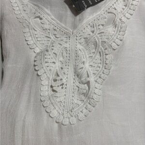 NWT Robert Louis White Lace look Detail Top